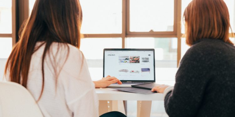 4 Rekomendasi Website Builder
