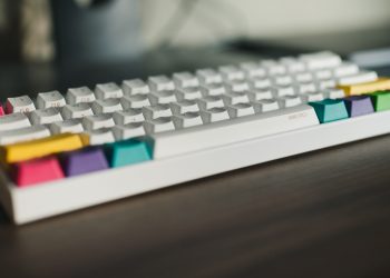7 Jenis Keyboard Komputer Berdasarkan Bentuknya!
