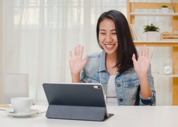 Kuliah Sambil Kerja, Emang Bisa? Yuk Terapkan 6 Tips Berikut!