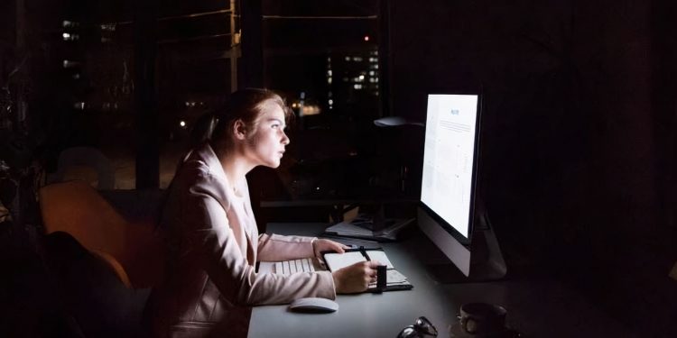 Mengenal Hustle Culture: Tren Obsesi Pekerjaan pada Kalangan Millenials