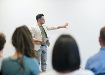 4 Persiapan sebelum Presentasi Bisnis di Hadapan Investor!